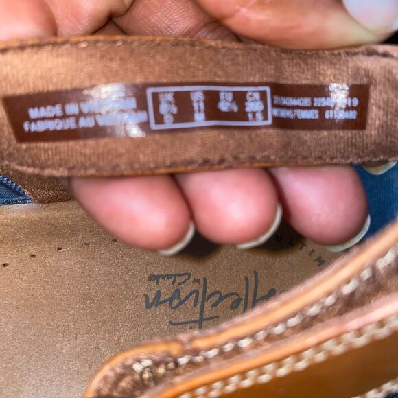 Clarks Sandals Brown Leather Comfort Strappy Wedge Open Toe Walking Shoes sz 11 - Picture 9 of 10